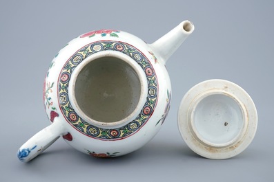 A clobbered Chinese famille rose teapot and cover, Qianlong, 18th C.