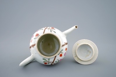 A Chinese famille rose teapot and cover with blossoms and trees, Qianlong, 18th C.