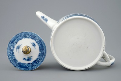 A Chinese blue and white teapot and cover, Qianlong, 18th C.