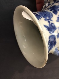 A lot of 4 various Chinese blue and white vases, 18/19th C.