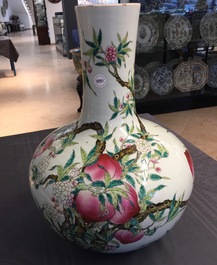 A fine Chinese famille rose tianqiuping &quot;Nine peaches&quot; vase, Guangxu mark, 19/20th C.