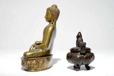 A Chinese gilt bronze Buddha and a small bronze censer with cover, 19th C.