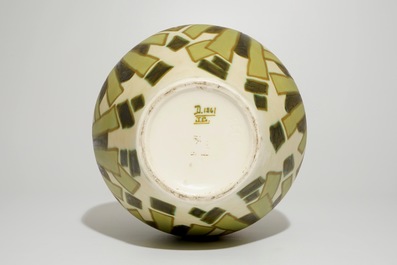 Un grand vase g&eacute;om&eacute;trique, Jules Chaput &amp; Charles Catteau pour Boch Fr&egrave;res Keramis, vers 1929