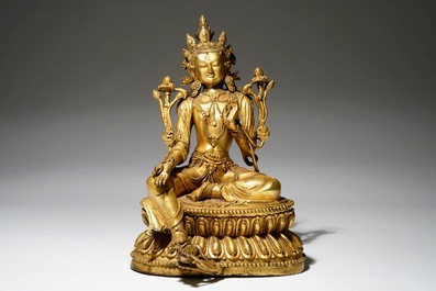 Une statuette sino-tib&eacute;taine de Tara verte (Syamatara) en bronze dor&eacute;, 18/19&egrave;me