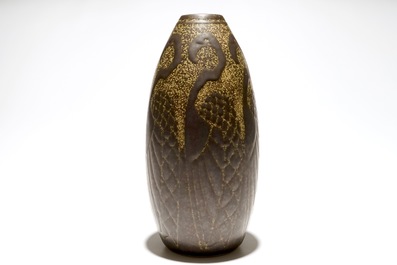 Un vase en gr&egrave;s aux flamants, Charles Catteau pour Boch Fr&egrave;res Keramis, ca. 1924