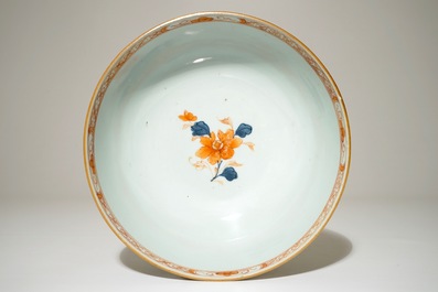 A Chinese rose-imari bowl with &quot;Long Elizas&quot;, Qianlong