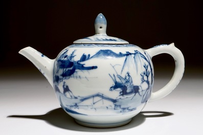 Une th&eacute;i&egrave;re en porcelaine de Chine bleu et blanc &agrave; d&eacute;cor d'un sage, Kangxi