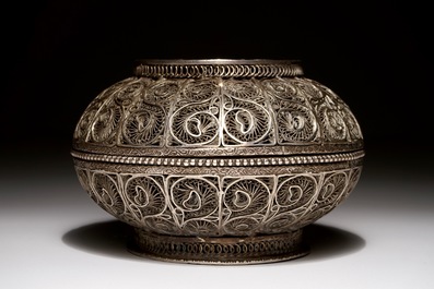 A Chinese filigree silver bowl and cover, 19th C.