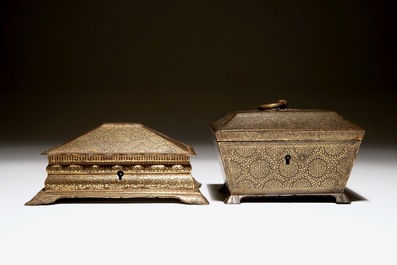 Two fine Anglo-Indian gilt damascened caskets with floral design, 18/19th C.