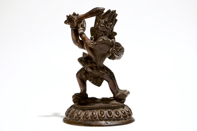Un groupe sino-tib&eacute;tain en bronze de Mahakala avec Sakti, 19&egrave;me