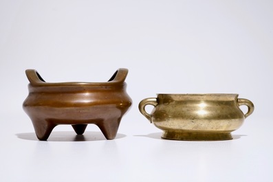 Two Chinese bronze tripod censers, 19/20th C.