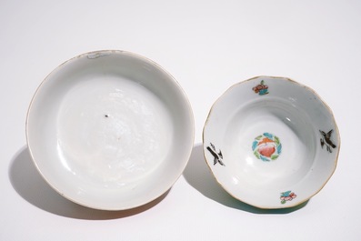 A Chinese famille verte &quot;dragon&quot; gu vase and two bowls with polychrome designs, 19th C.