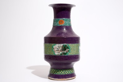 A Chinese purple ground vase with incised design of dragons, 19/20th C.