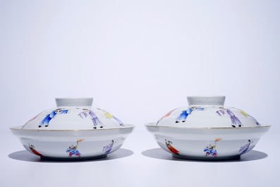 Une paire de bols couverts en porcelaine de Chine famille rose, marque et prob. &eacute;poque de Guangxu, 19/20&egrave;me