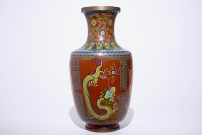 A large Chinese cloisonn&eacute; &quot;Dragons&quot; vase, 19/20th C.