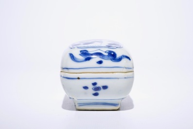 Een blauw-witte Chinese doos voor betelnoten, Ming, Wanli