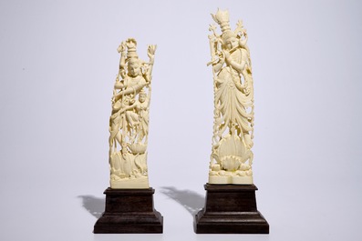 Twee grote Indische gesculpteerde ivoren figuren van godheden, ca. 1900