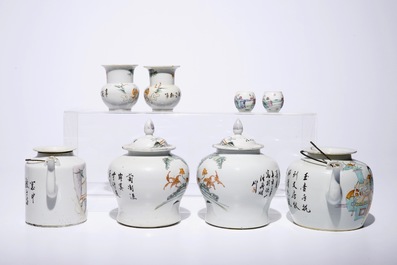 A collection of Chinese qianjiang cai and famille rose vases, teapots and cups, 19/20th C.