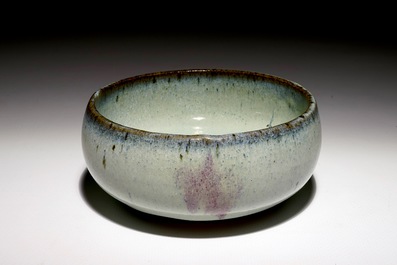 A Chinese jun-type glazed bowl, 19/20th C.