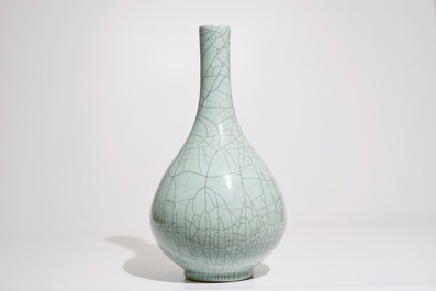 A Chinese monochrome celadon crackle glazed vase, 20th C.