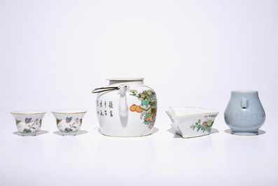 A varied collection Chinese monochrome, qianjiang cai and famille rose wares, 19/20th C.
