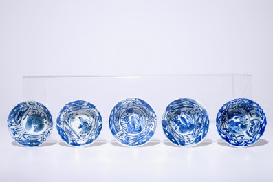 Five Chinese blue and white kraak porcelain bowls, Ming, Wanli