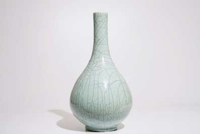 A Chinese monochrome celadon crackle glazed vase, 20th C.