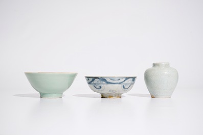 A Chinese blue and white bowl, an incised celadon vase and a celadon bowl, Ming and 19th C.