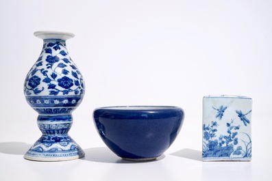 A blue and white Chinese altar vase, Qianlong mark, a triangular seal and a monochrome bowl, 19/20th C.