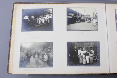 Een foto-album met foto's uit China en Japan, ca. 1900