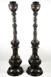 A pair of very tall Japanese bronze floor lamp columns, Meiji, 19th C.