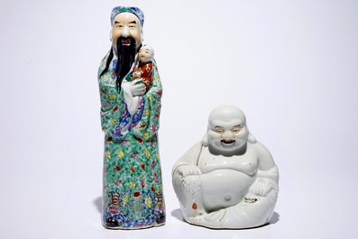 Deux figures d'immortels et un Bouddha en porcelaine de Chine famille rose, 19/20&egrave;me