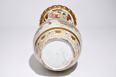 Un grand vase en porcelaine Satsuma &agrave; d&eacute;cor de Bouddha entour&eacute; des Arhats, Edo/Meiji, 19&egrave;me