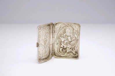 A Chinese silver card box and a cigarette case, 19/20th C.