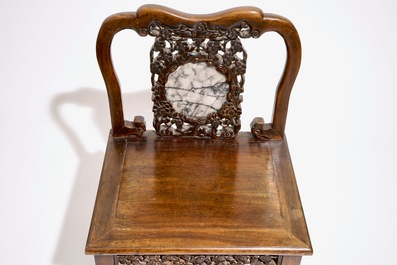 A pair of Chinese carved hardwood chairs with marble inset, 19/20th C.