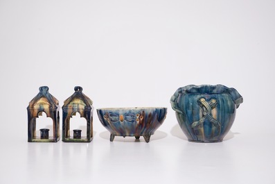 Une grande collection de poterie flamande, influence Art Nouveau, 20&egrave;me