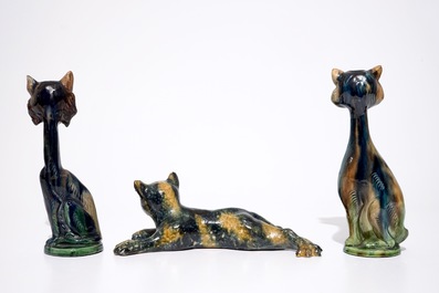 A collection of Flemish pottery figures, incl. cats, gargoyles and a Bruges bear, 20th C.