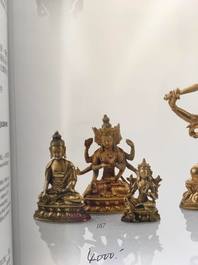 Un ensemble de trois figures de Tara et Bouddha en bronze dor&eacute;, 18/19&egrave;me