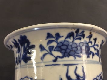 A five-piece Chinese blue and white garniture with dragons, 19th C.