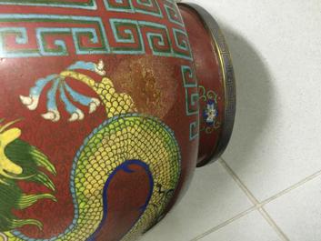 A large Chinese cloisonn&eacute; &quot;Dragons&quot; vase, 19/20th C.