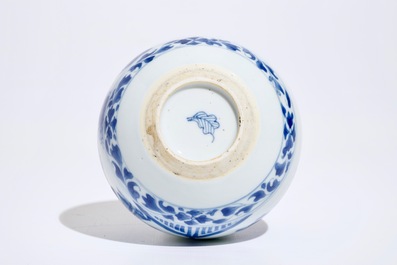 A Chinese blue and white vase or huqqa base, Kangxi