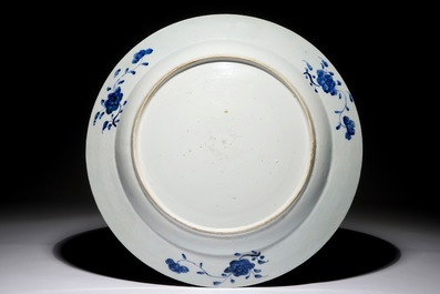 A Chinese blue and white charger with a scene from &quot;The Romance of the Western Chamber&quot;, Qianlong
