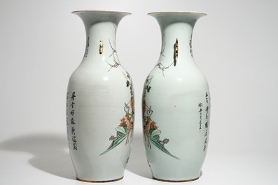 A pair of Chinese famille rose vases with female immortals, 19/20th C.