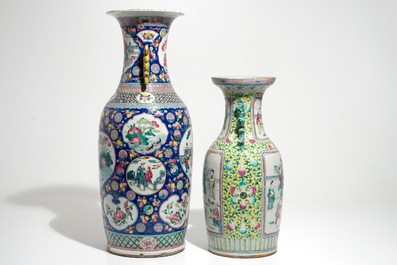 Deux vases en porcelaine de Chine famille rose, 19&egrave;me