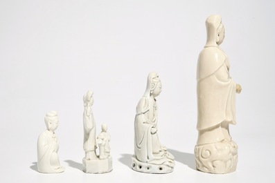 Vier Chinese Dehua blanc de Chine Guanyin figuren, Kangxi en later