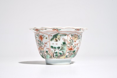 Une tasse et soucoupe en porcelaine de Chine famille verte, Kangxi