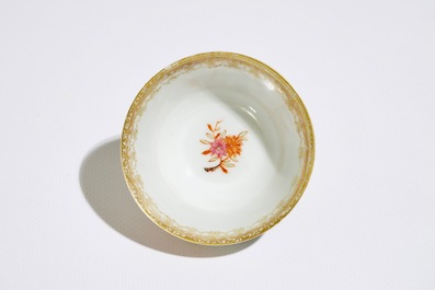 Une tasse et soucoupe en porcelaine de Chine famille rose &agrave; d&eacute;cor de Pierre Ier le Grand, Qianlong