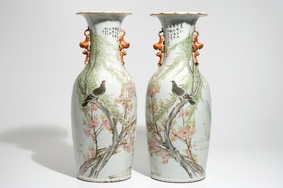 Une paire de grands vases en porcelaine de Chine qianjiang cai, 19/20&egrave;me