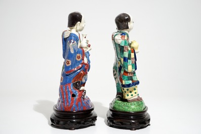 Two tall Chinese famille rose groups of the Hehe Er Xian brothers, 19/20th C.