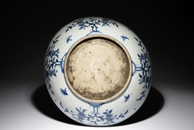 A very large Chinese blue and white dragon dish, Jiajing